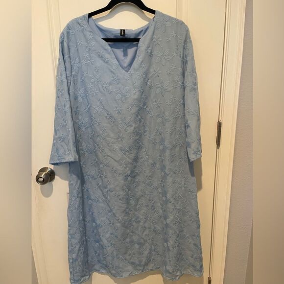 Dresses & Skirts - Elegant Blue Floral Dress